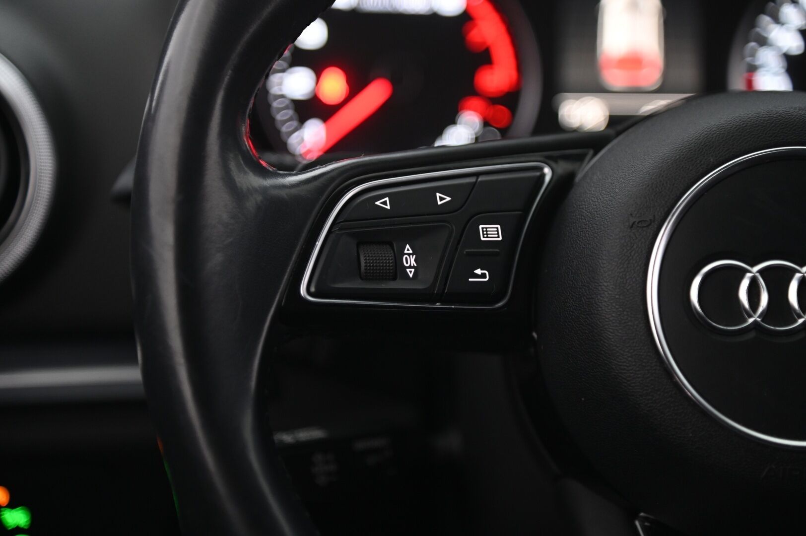 Audi A3 2017 Sportback Land of quattro Edition 2,0 TFSI 140 kW quattro S tronic *Ketju vaihdettu! / ACC / Webasto / B&O / Sporttipenkit / Flatbottom ratti / P*kamera / Suomi-auto* - *Uudet kesärenkaat! / Juuri saapunut!* - HULLUT AVAJAISHULINAT KORKOTARJOUS 3,29 %