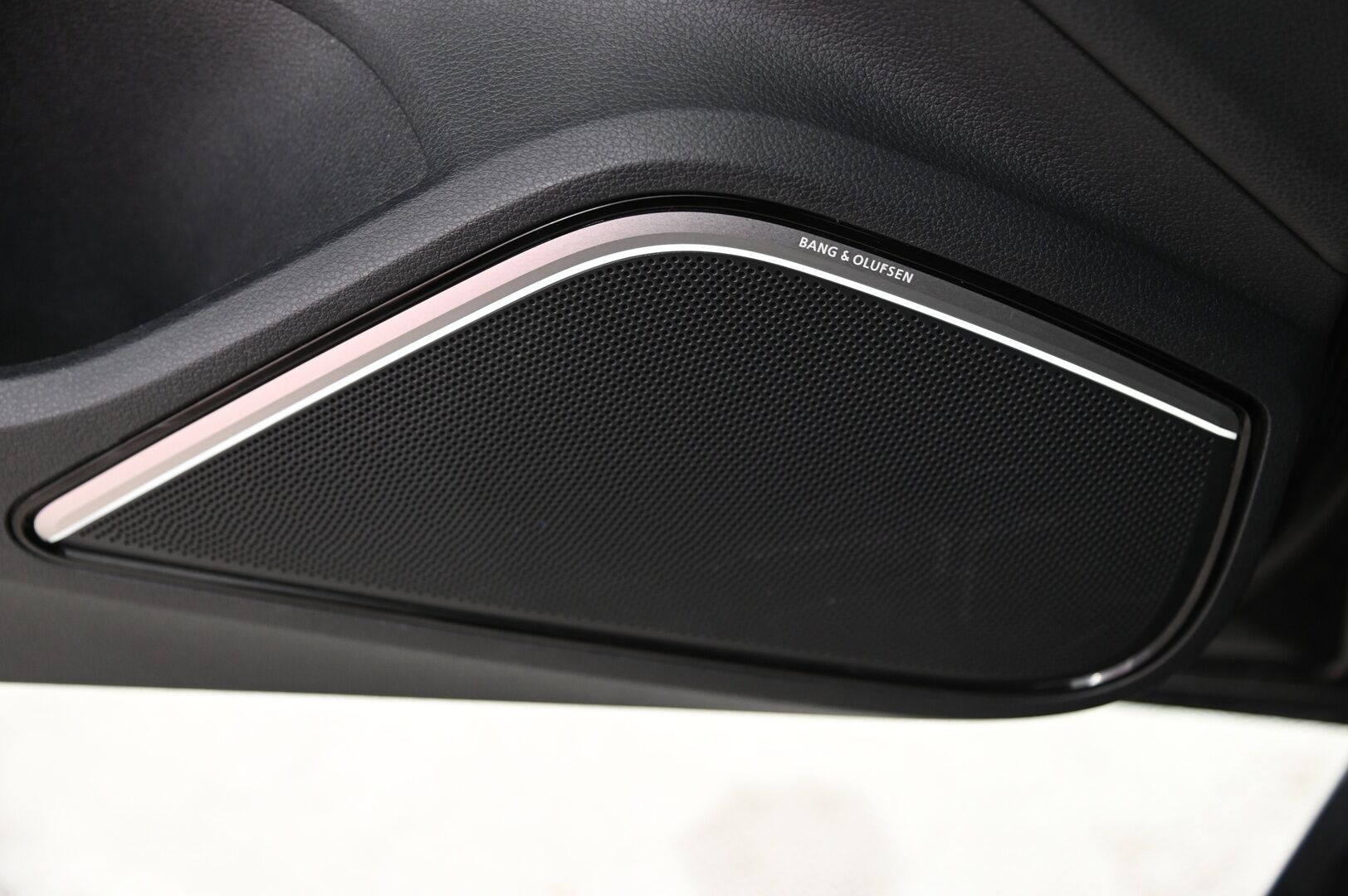 Audi A3 2017 Sportback Land of quattro Edition 2,0 TFSI 140 kW quattro S tronic *Ketju vaihdettu! / ACC / Webasto / B&O / Sporttipenkit / Flatbottom ratti / P*kamera / Suomi-auto* - *Uudet kesärenkaat! / Juuri saapunut!* - HULLUT AVAJAISHULINAT KORKOTARJOUS 3,29 %