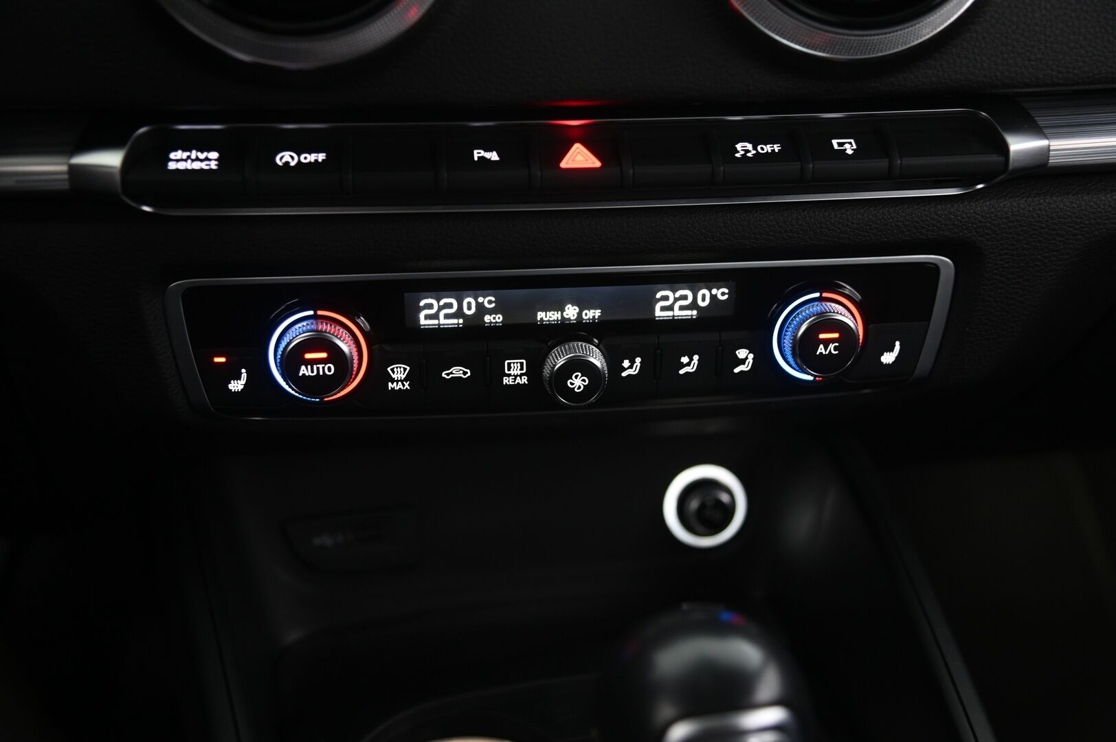 Audi A3 2017 Sportback Land of quattro Edition 2,0 TFSI 140 kW quattro S tronic *Ketju vaihdettu! / ACC / Webasto / B&O / Sporttipenkit / Flatbottom ratti / P*kamera / Suomi-auto* - *Uudet kesärenkaat! / Juuri saapunut!* - HULLUT AVAJAISHULINAT KORKOTARJOUS 3,29 %