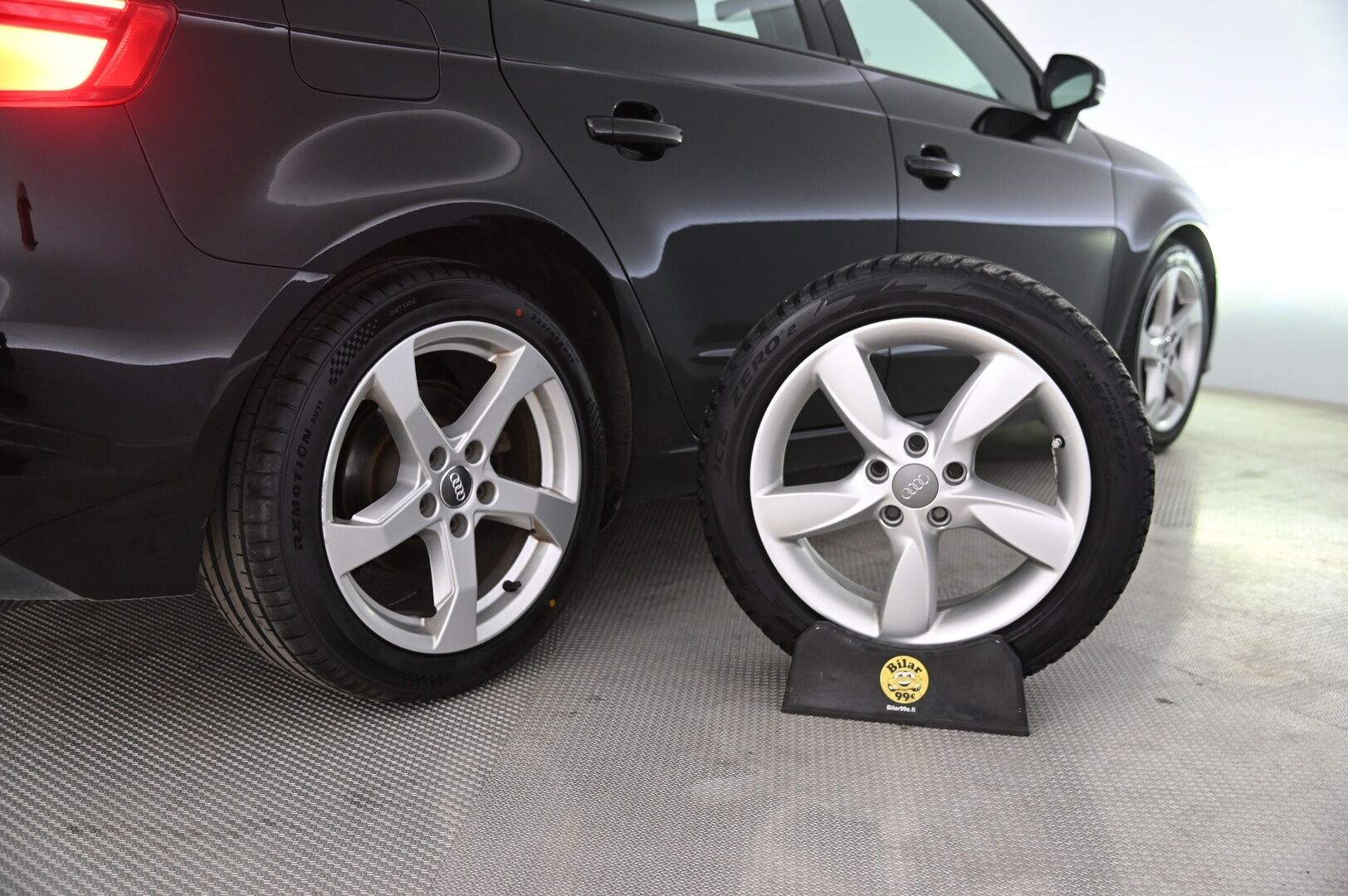 Audi A3 2017 Sportback Land of quattro Edition 2,0 TFSI 140 kW quattro S tronic *Ketju vaihdettu! / ACC / Webasto / B&O / Sporttipenkit / Flatbottom ratti / P*kamera / Suomi-auto* - *Uudet kesärenkaat! / Juuri saapunut!* - HULLUT AVAJAISHULINAT KORKOTARJOUS 3,29 %