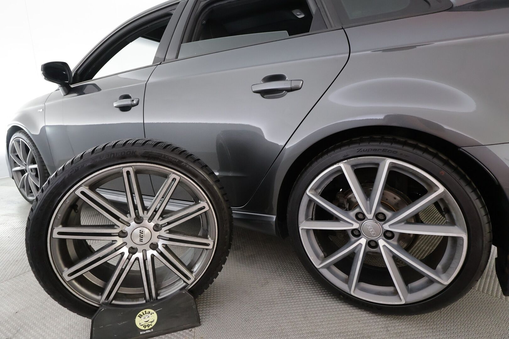 Audi A3 2017 Sportback S line Land of quattro Edition 2,0 TFSI 140 kW quattro S tronic - | 2x S-line | Matrix-LED | Puolinahat | Sporttipenkit | Audi Sound System | Apple & Android | Lohko+sisälämmitin | Vakkari | 2x renkaat aluin | 