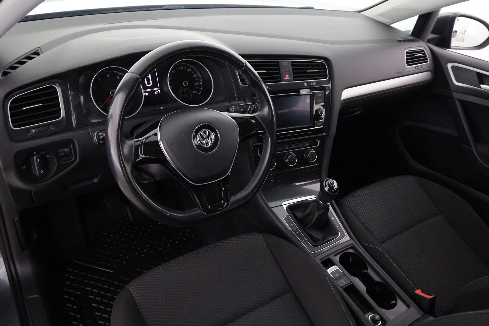 Volkswagen Golf 2017 Variant Trendline 1,0 TSI 63 kW (85 hv) - | Koukku | Lohkolämmitin | Vakkari | Bluetooth | Ilmastointi | Penkinlämmittimet | Facelift | Suomi-auto | Kahdet renkaat | 