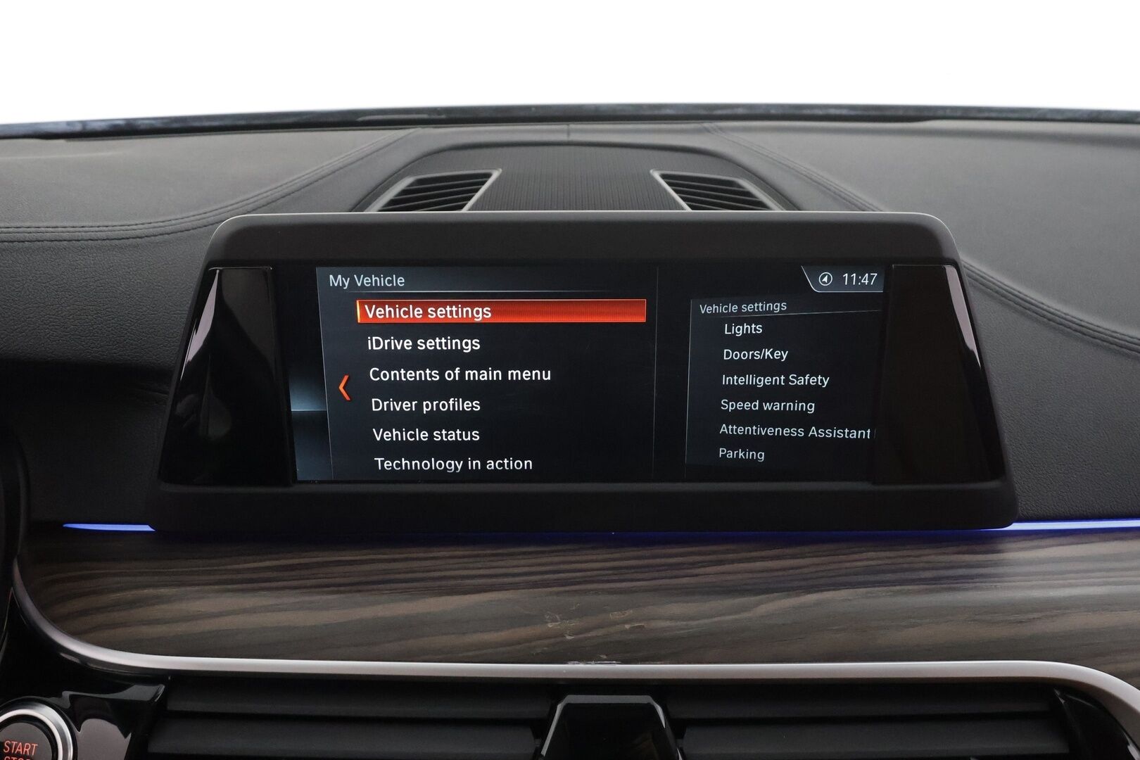 BMW 520 2017 G30 Sedan 520d A xDrive Business Comfort * Vakkari / P.kamera / Webasto / LED / Navi / Ruskeat nahat * - Suomi-auto / Kahdet renkaat aluvanteilla