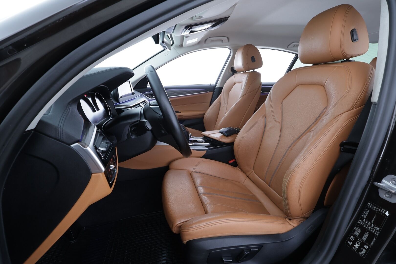 BMW 520 2017 G30 Sedan 520d A xDrive Business Comfort * Vakkari / P.kamera / Webasto / LED / Navi / Ruskeat nahat * - Suomi-auto / Kahdet renkaat aluvanteilla