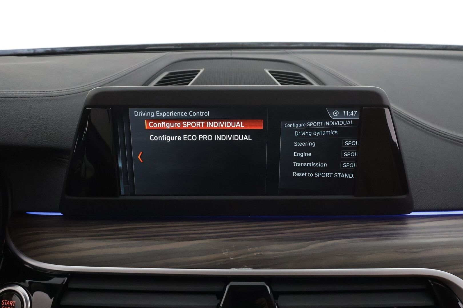 BMW 520 2017 G30 Sedan 520d A xDrive Business Comfort * Vakkari / P.kamera / Webasto / LED / Navi / Ruskeat nahat * - Suomi-auto / Kahdet renkaat aluvanteilla