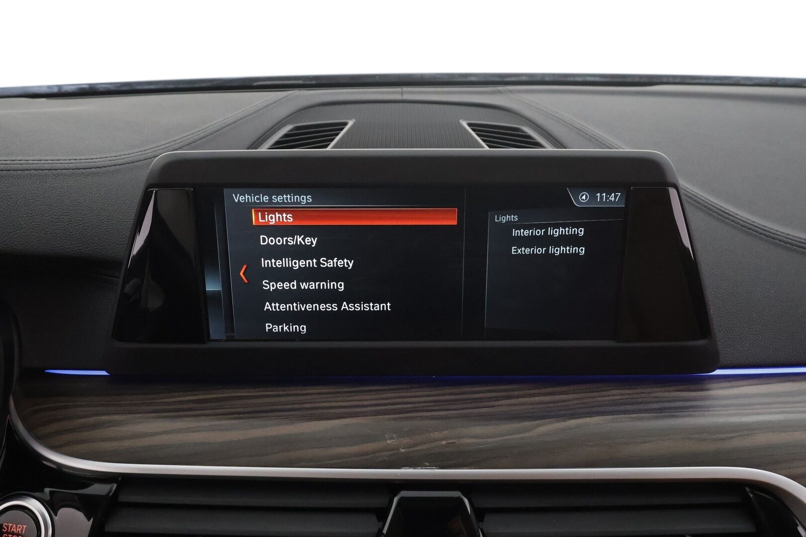 BMW 520 2017 G30 Sedan 520d A xDrive Business Comfort * Vakkari / P.kamera / Webasto / LED / Navi / Ruskeat nahat * - Suomi-auto / Kahdet renkaat aluvanteilla