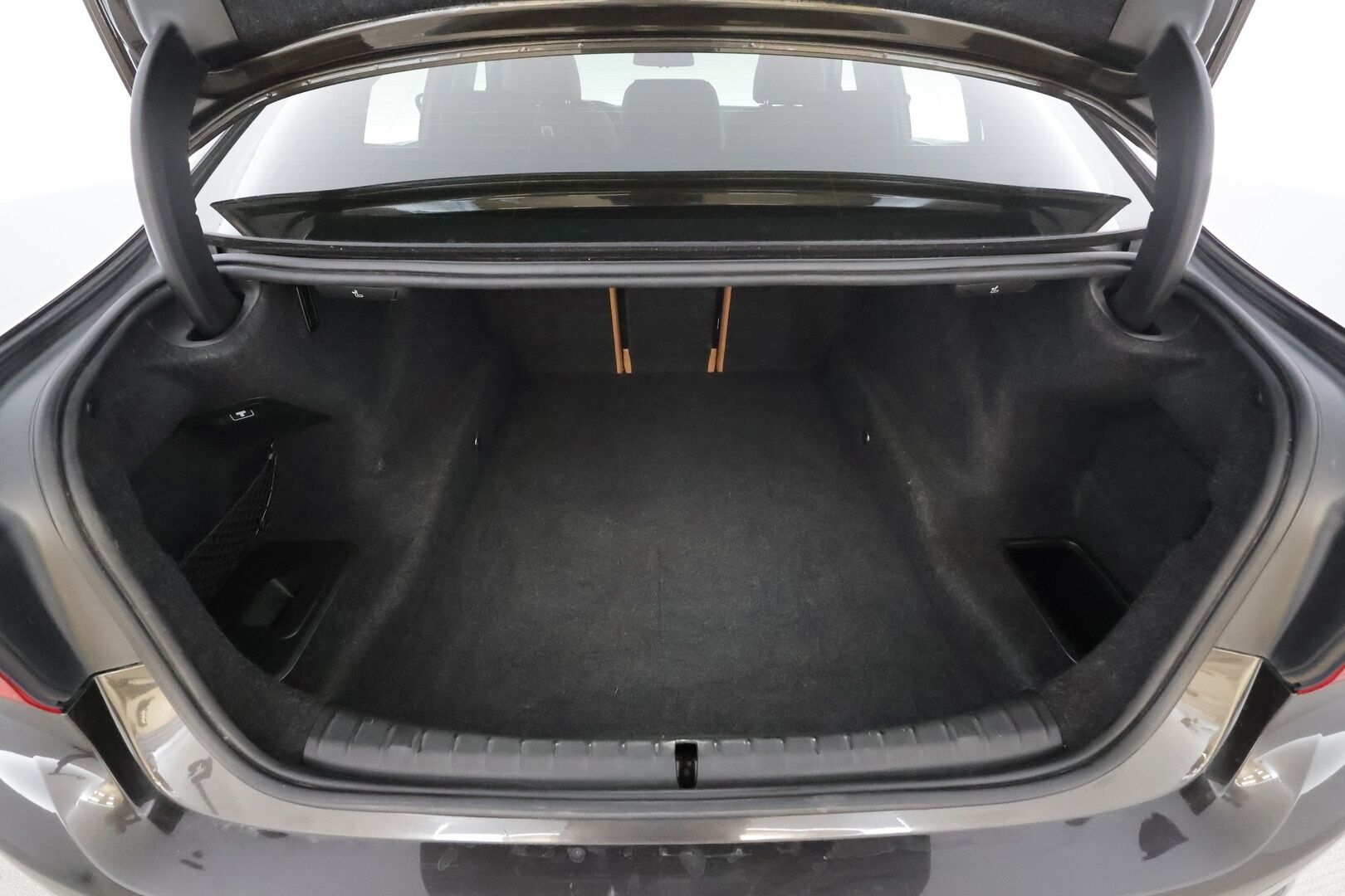 BMW 520 2017 G30 Sedan 520d A xDrive Business Comfort * Vakkari / P.kamera / Webasto / LED / Navi / Ruskeat nahat * - Suomi-auto / Kahdet renkaat aluvanteilla