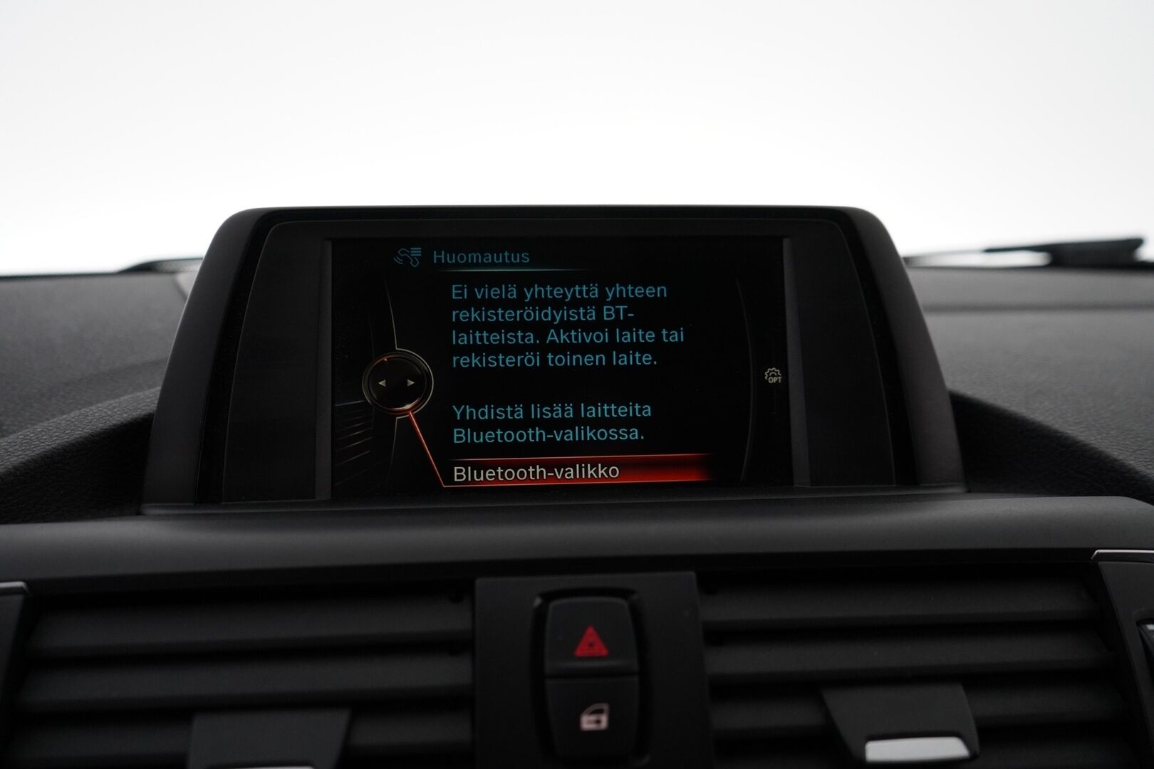 BMW 120 2017 F20 Hatchback A xDrive M Sport * Alcantara-sisusta / HiFit / Vakkari / Koukku / Tutkat * - Suomi-auto / Ei AdBlueta / Kahdet renkaat vanteilla 