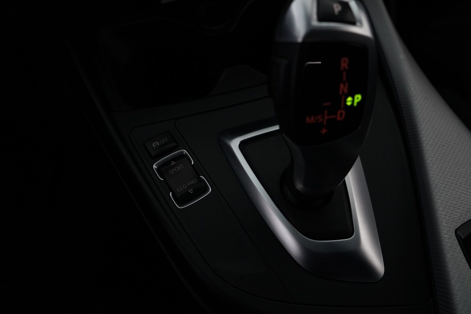 BMW 120 2017 F20 Hatchback A xDrive M Sport * Alcantara-sisusta / HiFit / Vakkari / Koukku / Tutkat * - Suomi-auto / Ei AdBlueta / Kahdet renkaat vanteilla 