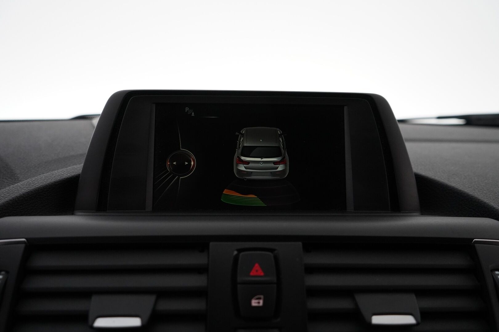 BMW 120 2017 F20 Hatchback A xDrive M Sport * Alcantara-sisusta / HiFit / Vakkari / Koukku / Tutkat * - Suomi-auto / Ei AdBlueta / Kahdet renkaat vanteilla 