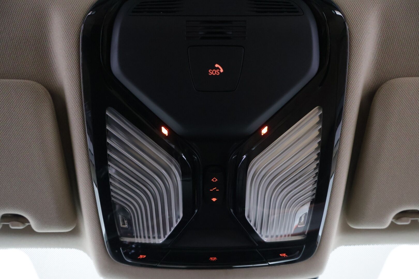 BMW 520 2017 G30 Sedan 520d A ED Business *Vaalea nahkasisusta / Kattoluukku / Ambient* - *Vähä ruokainen / M-sport look / Näyttävä*