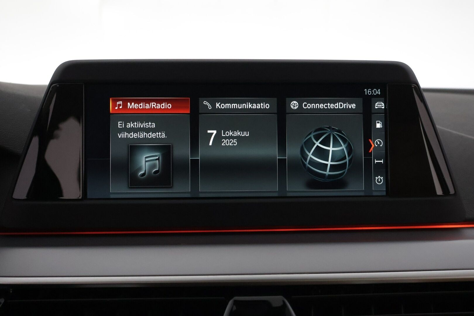 BMW 520 2017 G30 Sedan 520d A ED Business *Vaalea nahkasisusta / Kattoluukku / Ambient* - *Vähä ruokainen / M-sport look / Näyttävä*