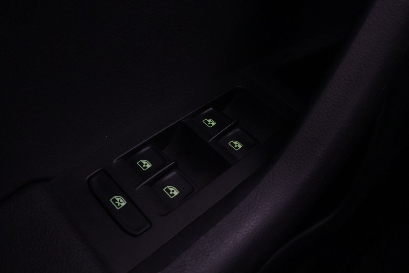 Skoda Octavia 2017 1,4 TSI Style *Vakionopeudensäädin / Webasto / Tutkat edessä ja takana / Läm. Tuulilasi / Vetokoukku* - *Hyvä huoltohistoria / 2x Renkaat & Vanteet / Jakohihna vaihdettu*