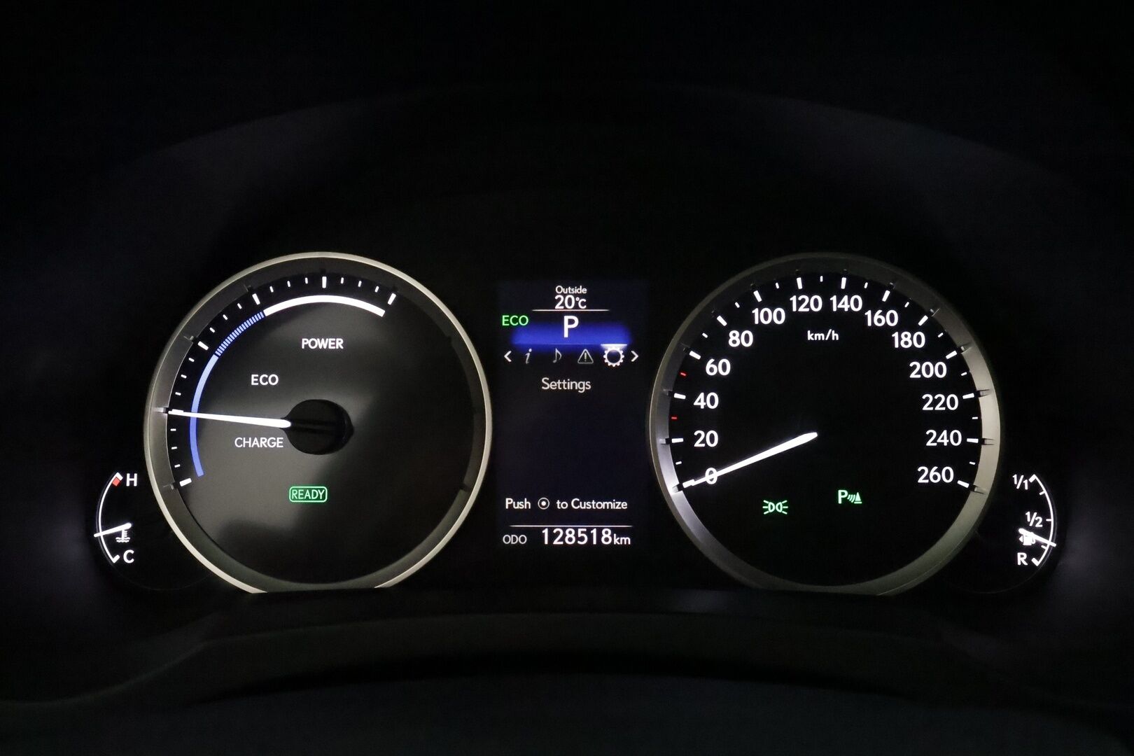 Lexus IS 2015 300h Hybrid A Executive **Webasto / Vakkari / Xenon-valot / P.kamera / Puolinahat** - Kahdet Renkaat / Merkkihuollettu / Viimeisin huolto 125tkm!