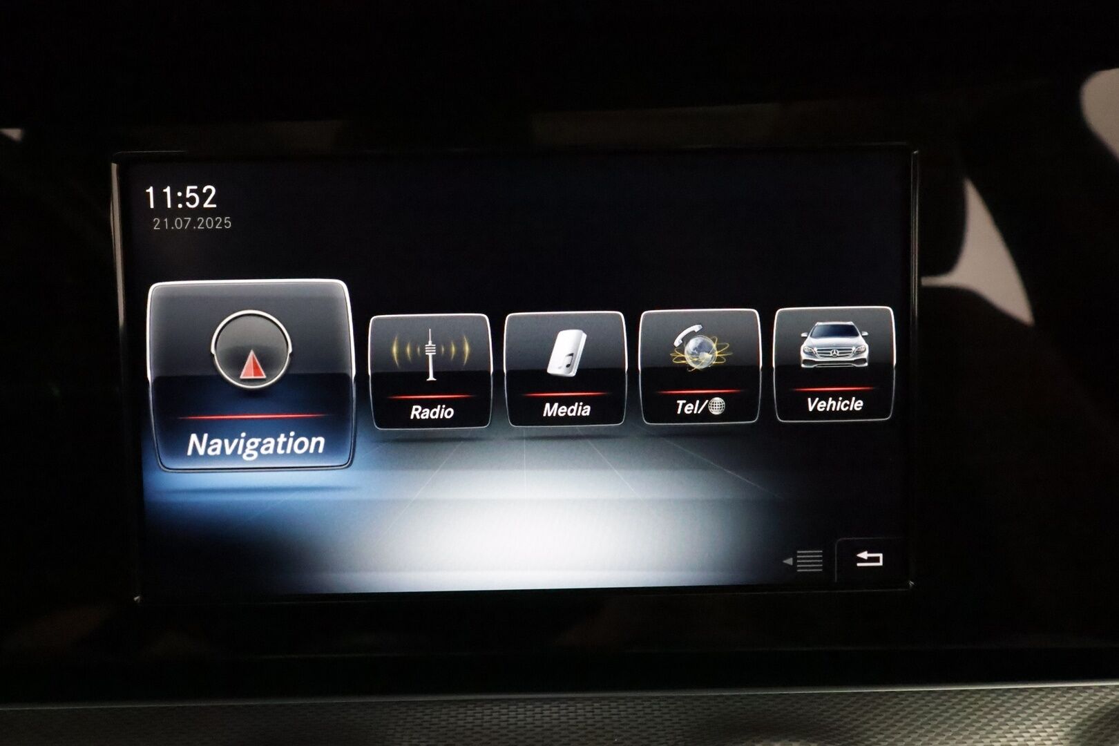 Mercedes-Benz E 2017 220 d T A Premium Business **LED-High Performance / P.Kamera / Lohkolämmitin / Sporttipenkit / Navi / Koukku** - Suomi-auto / Kahdet Renkaat