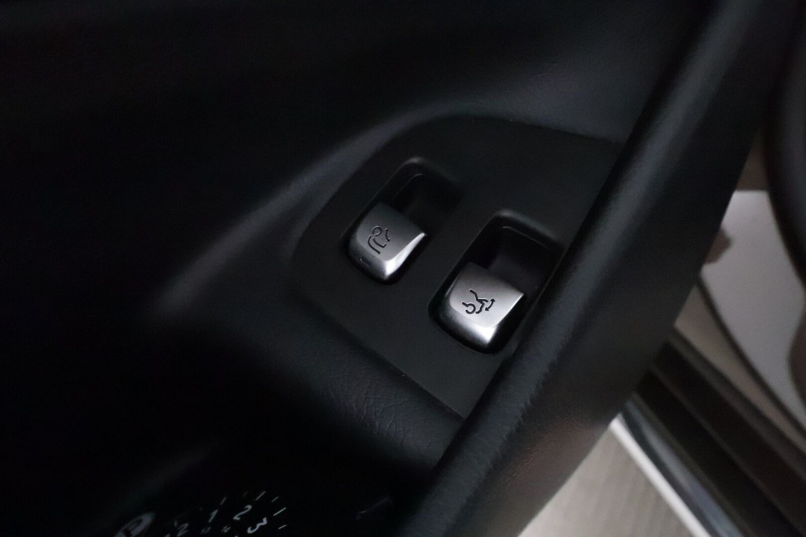 Mercedes-Benz E 2017 220 d T A Premium Business **LED-High Performance / P.Kamera / Lohkolämmitin / Sporttipenkit / Navi / Koukku** - Suomi-auto / Kahdet Renkaat