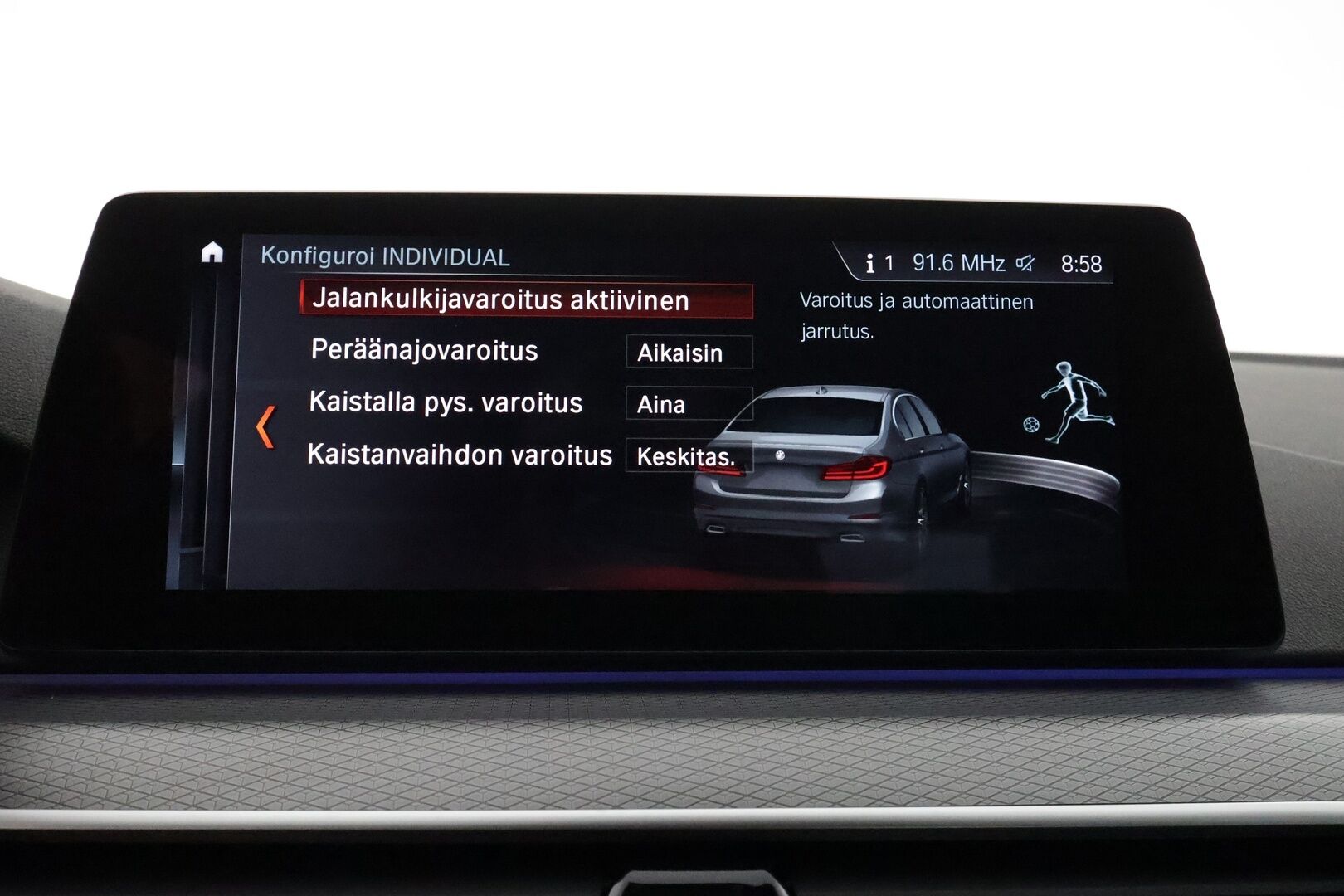 BMW 530 2017 G30 Sedan iPerformance Launch Edition M Sport ** P.Kamera / LED-valot / Sporttinahat / Harman/Kardon / Navi ** - Suomi-auto / Merkkihuollettu / 2x Renkaat / Akku Kuntotarkistettu! ETULASEISSA TUMMENUKSET!