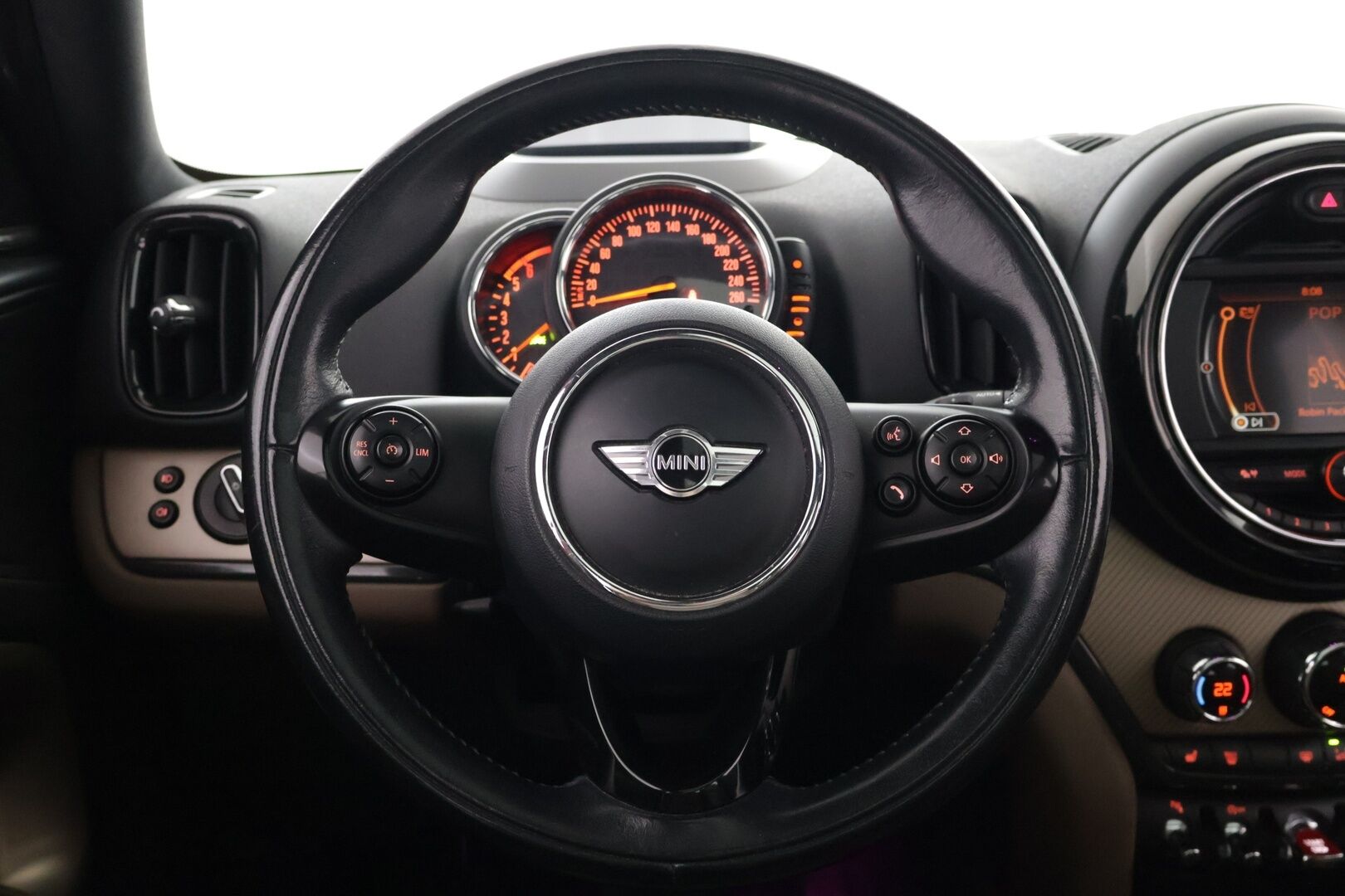 MINI Countryman 2017 Cooper SD ALL4 A Business - | Panorama | Harman/Kardon | HUD | Nahat | KeylessGo | Koukku | Kamera | P-tutkat eteen & taakse | Park Assist | LED | Navi | Sähköluukku |