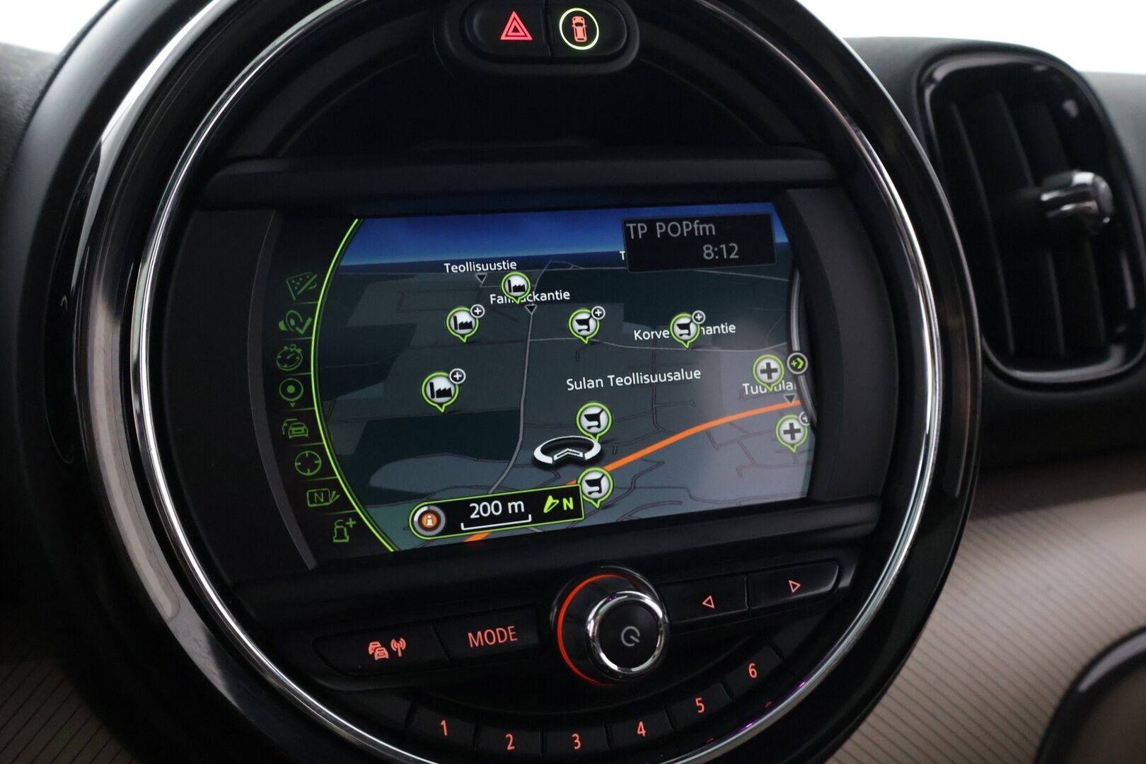 MINI Countryman 2017 Cooper SD ALL4 A Business - | Panorama | Harman/Kardon | HUD | Nahat | KeylessGo | Koukku | Kamera | P-tutkat eteen & taakse | Park Assist | LED | Navi | Sähköluukku |