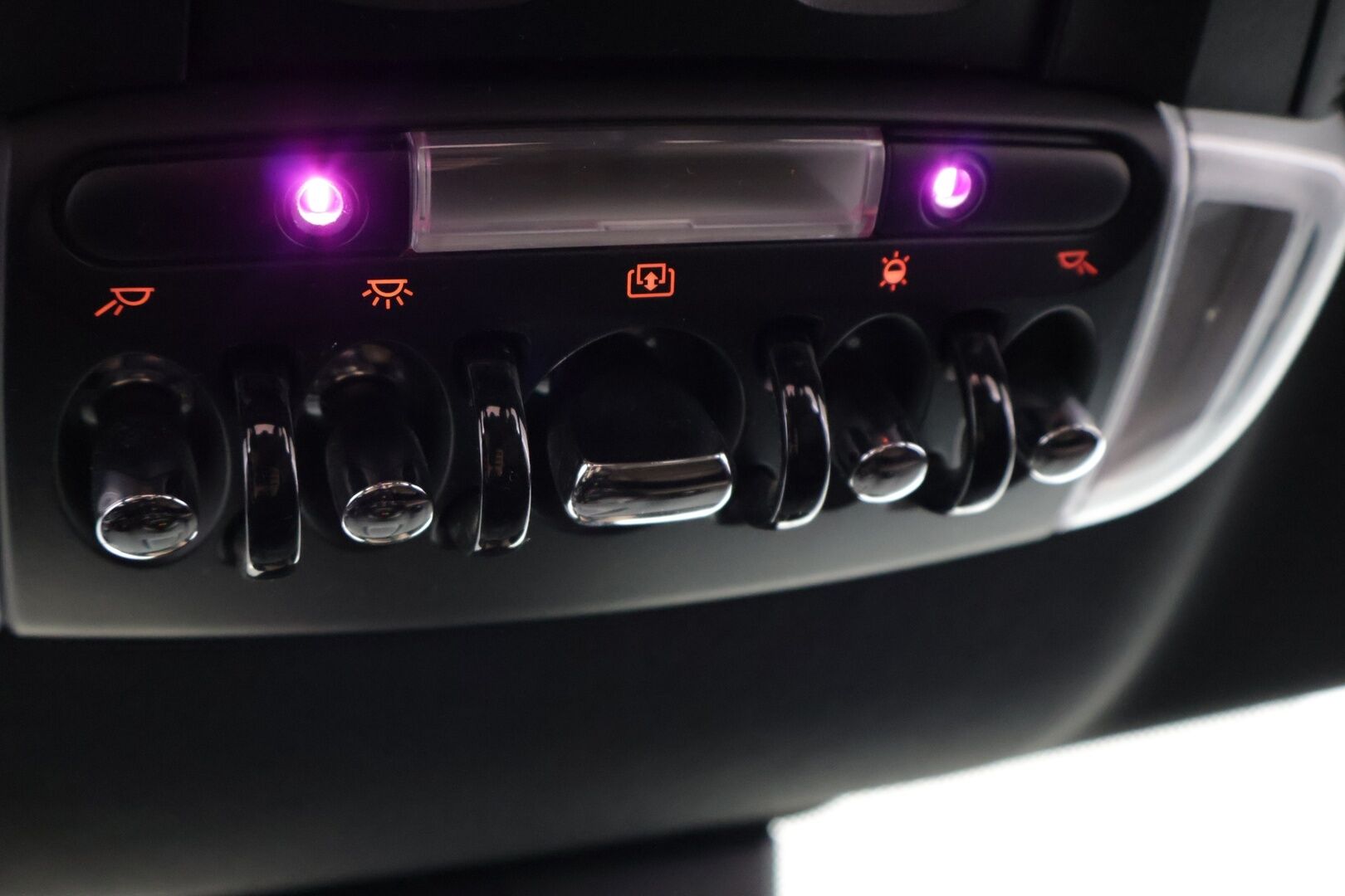 MINI Countryman 2017 Cooper SD ALL4 A Business - | Panorama | Harman/Kardon | HUD | Nahat | KeylessGo | Koukku | Kamera | P-tutkat eteen & taakse | Park Assist | LED | Navi | Sähköluukku |