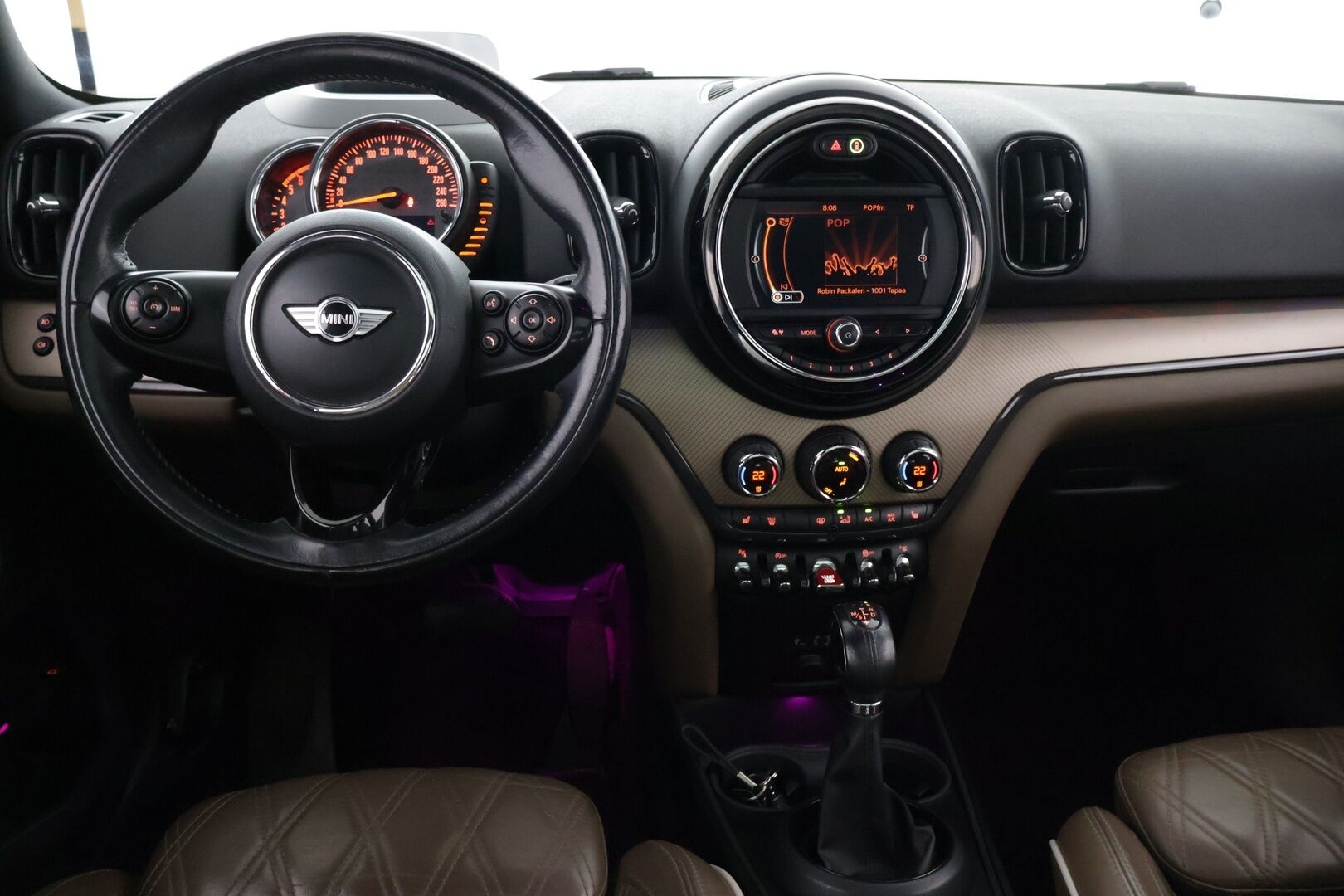 MINI Countryman 2017 Cooper SD ALL4 A Business - | Panorama | Harman/Kardon | HUD | Nahat | KeylessGo | Koukku | Kamera | P-tutkat eteen & taakse | Park Assist | LED | Navi | Sähköluukku |