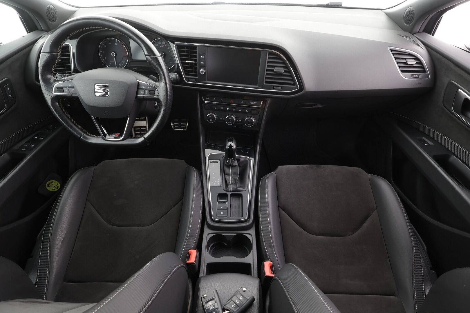 Seat Leon ST 2017 2,0 TSI 300 4DRIVE Cupra DSG - Vakkari | P.tutkat | LED | Apple&Android | Puolinahat | Suomi-auto | Kahdet Renkaat|