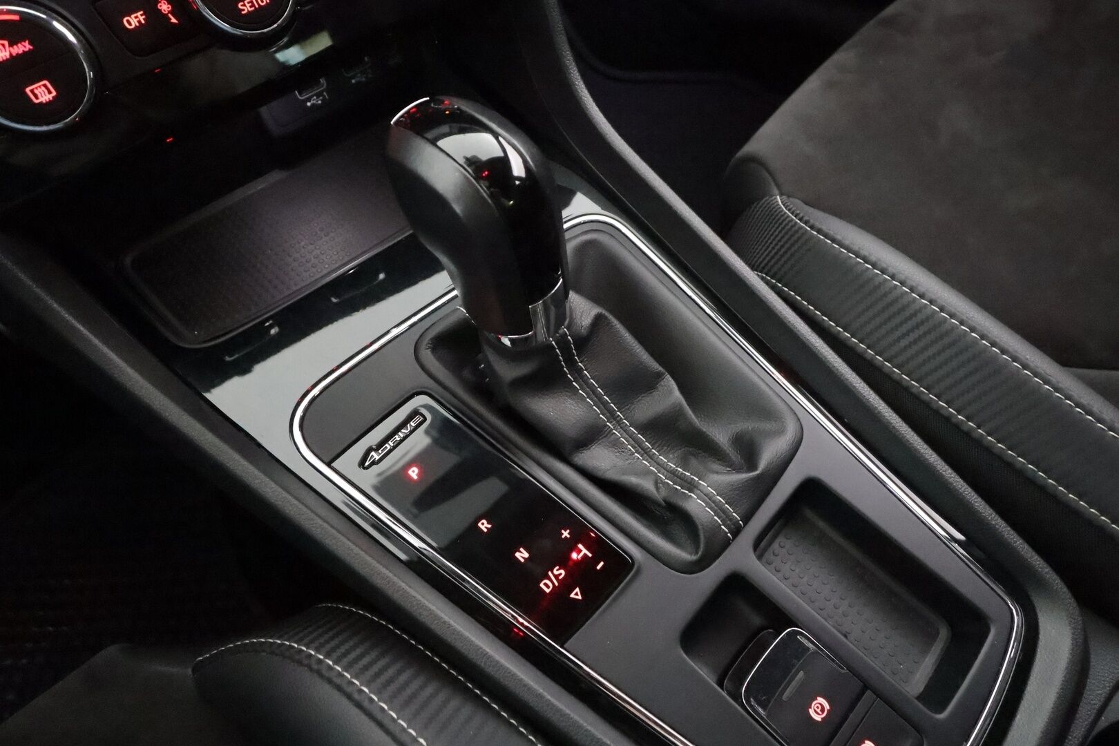 Seat Leon ST 2017 2,0 TSI 300 4DRIVE Cupra DSG * Vakkari / P.tutkat / LED / Apple&Android / Puolinahat * - Suomi-auto / Kahdet Renkaat