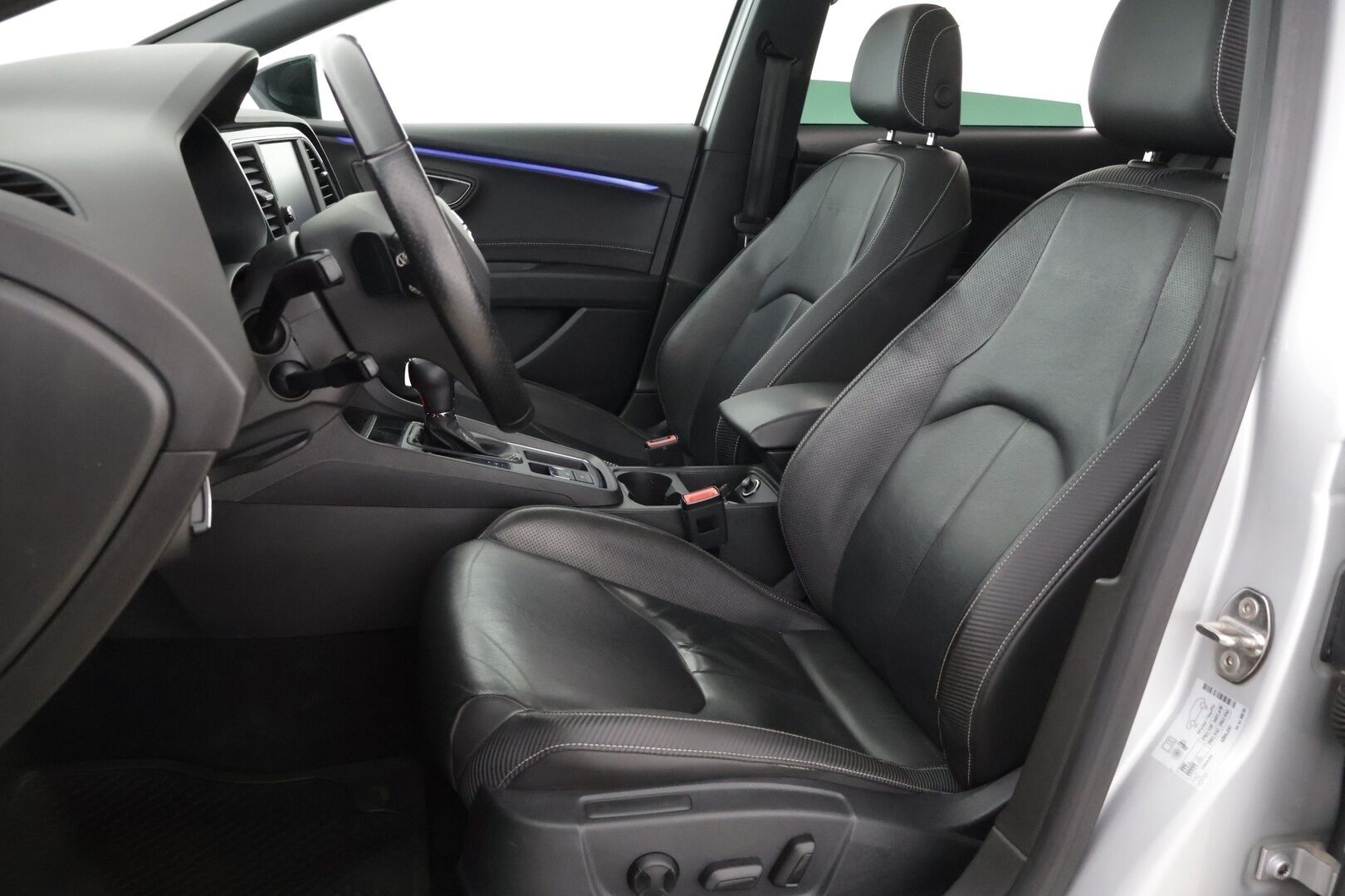 Seat Leon ST 2017 2,0 TSI 300 4DRIVE Cupra DSG *Panorama / ACC / Seat sound / Nahat* - *Kahdet renkaat ja vanteet!*