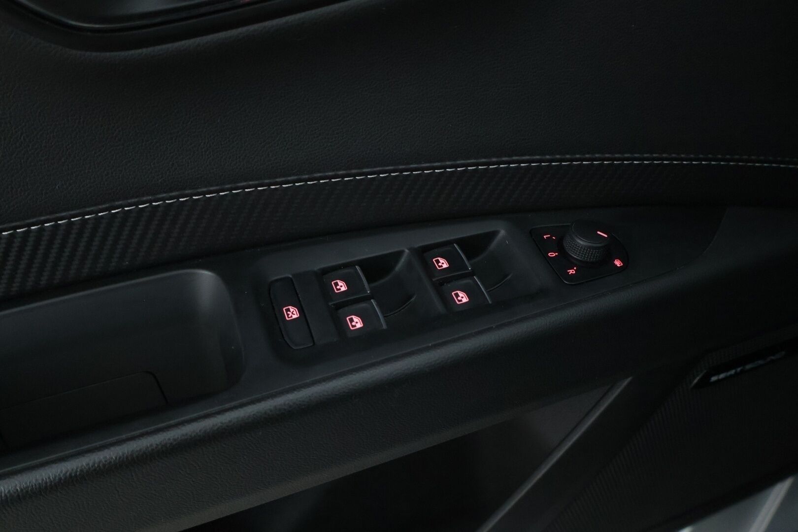 Seat Leon ST 2017 2,0 TSI 300 4DRIVE Cupra DSG *Panorama / ACC / Seat sound / Nahat* - *Kahdet renkaat ja vanteet!*