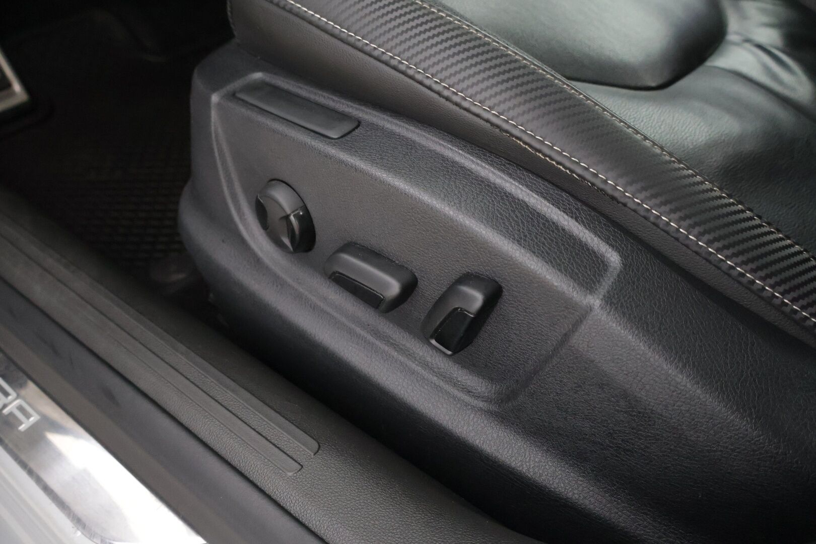 Seat Leon ST 2017 2,0 TSI 300 4DRIVE Cupra DSG *Panorama / ACC / Seat sound / Nahat* - *Kahdet renkaat ja vanteet!*