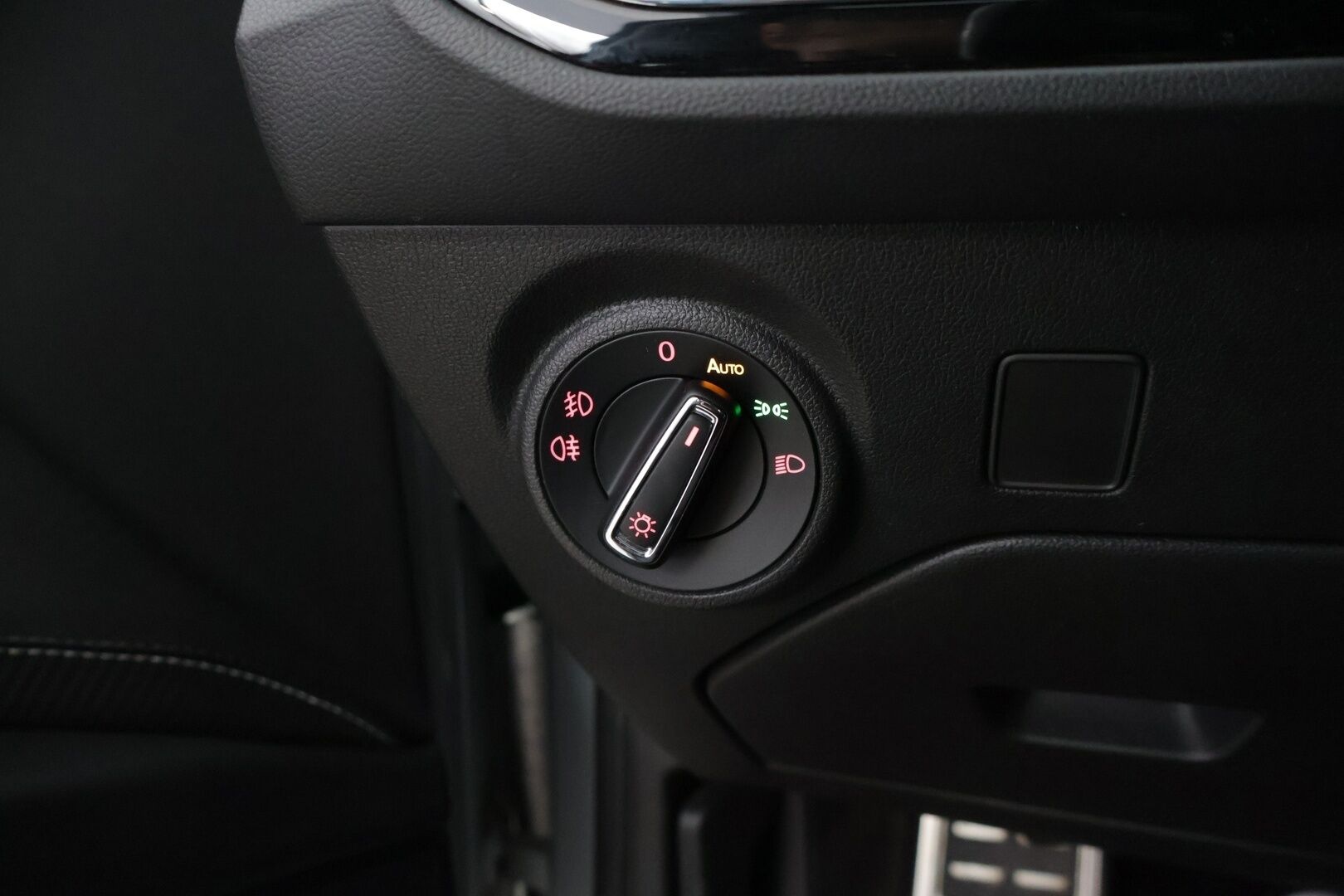 Seat Leon ST 2017 2,0 TSI 300 4DRIVE Cupra DSG // Nahkapenkit / ACC / Seat sound / Panoraama*