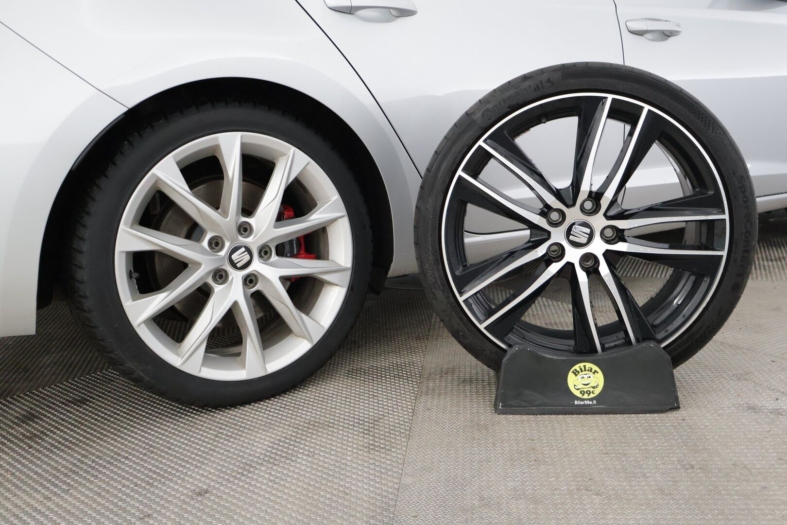 Seat Leon ST 2017 2,0 TSI 300 4DRIVE Cupra DSG *Panorama / ACC / Seat sound / Nahat* - *Kahdet renkaat ja vanteet!*