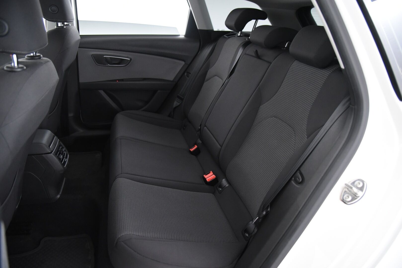 Seat Leon ST 2017 1,0 TSI 115 Ecomotive Style DSG / Webasto / Vakkari / LED-lisävalo / - Suomi-auto / 2x alumiinivanteet / Hihna tehty!