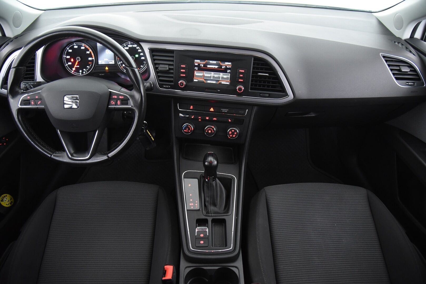 Seat Leon ST 2017 1,0 TSI 115 Ecomotive Style DSG / Webasto / Vakkari / LED-lisävalo / - Suomi-auto / 2x alumiinivanteet / Hihna tehty!