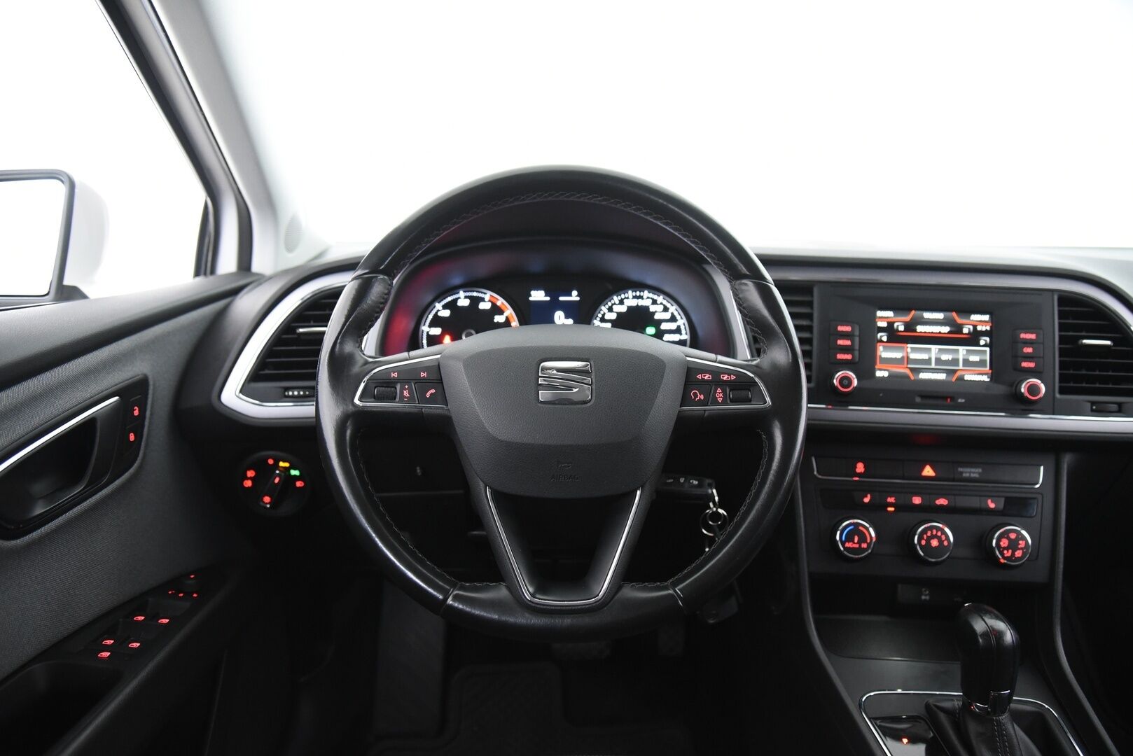 Seat Leon ST 2017 1,0 TSI 115 Ecomotive Style DSG / Webasto / Vakkari / LED-lisävalo / - Suomi-auto / 2x alumiinivanteet / Hihna tehty!