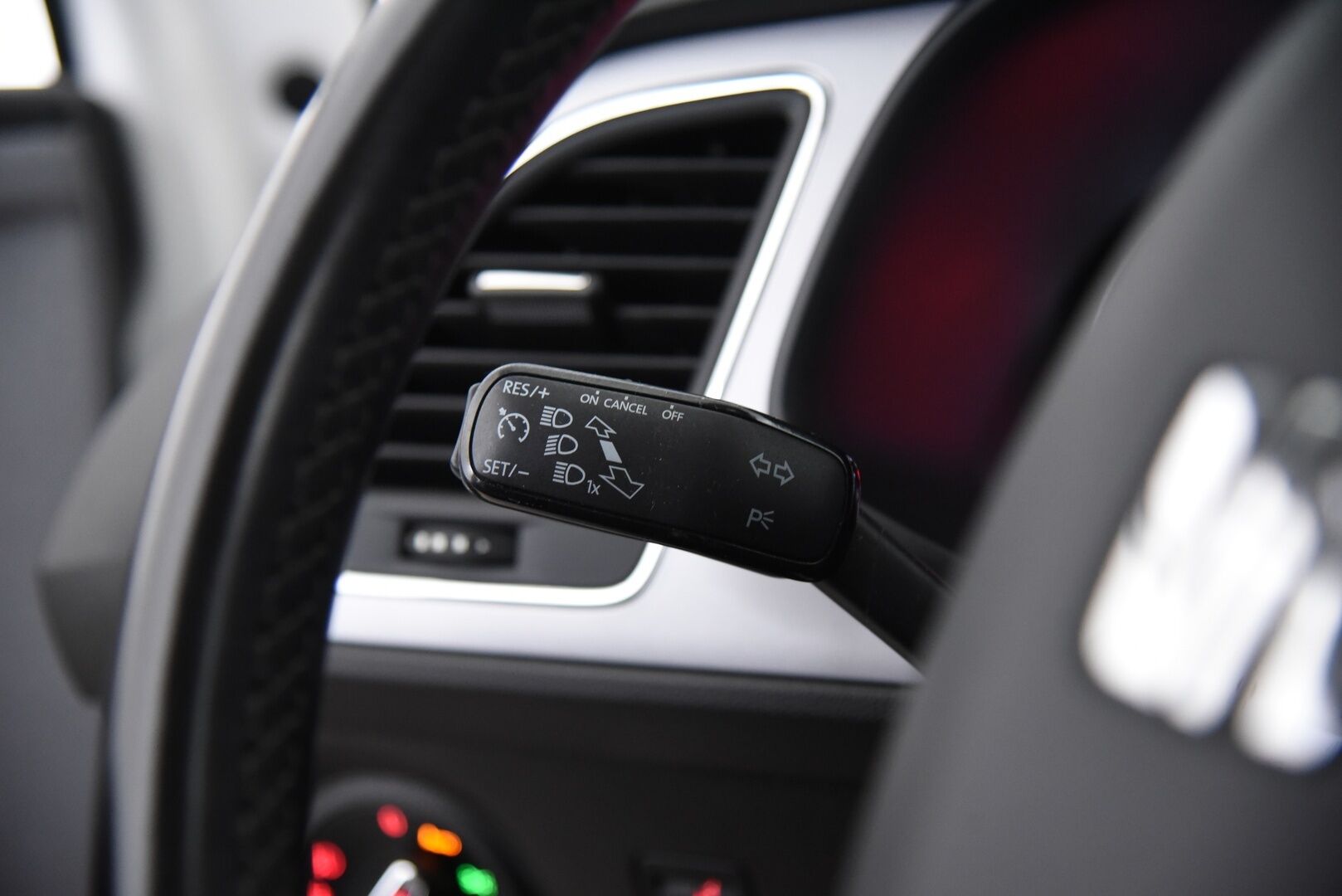 Seat Leon ST 2017 1,0 TSI 115 Ecomotive Style DSG / Webasto / Vakkari / LED-lisävalo / - Suomi-auto / 2x alumiinivanteet / Hihna tehty! - Osta nyt, maksa vasta ensi vuonna