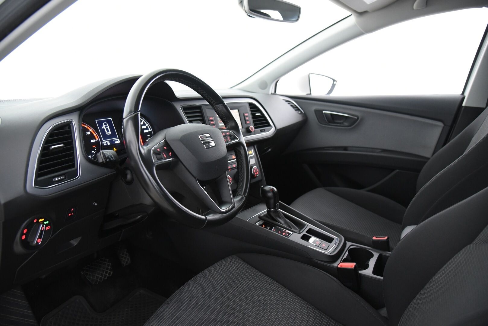 Seat Leon ST 2017 1,0 TSI 115 Ecomotive Style DSG / Webasto / Vakkari / LED-lisävalo / - Suomi-auto / 2x alumiinivanteet / Hihna tehty! - Osta nyt, maksa vasta ensi vuonna