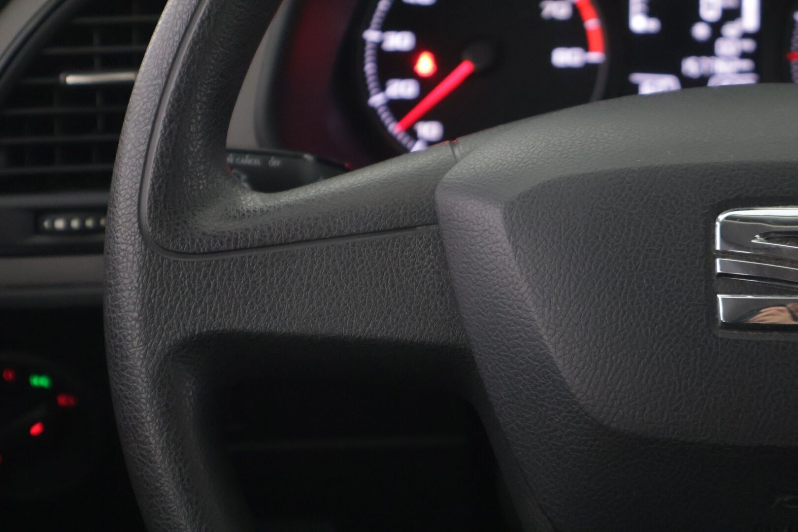 Seat Leon ST 2017 1,0 TSI 115 Ecomotive Reference - *Lohkolämmitin /  vakionopeudensäädin / 2x renkaat*