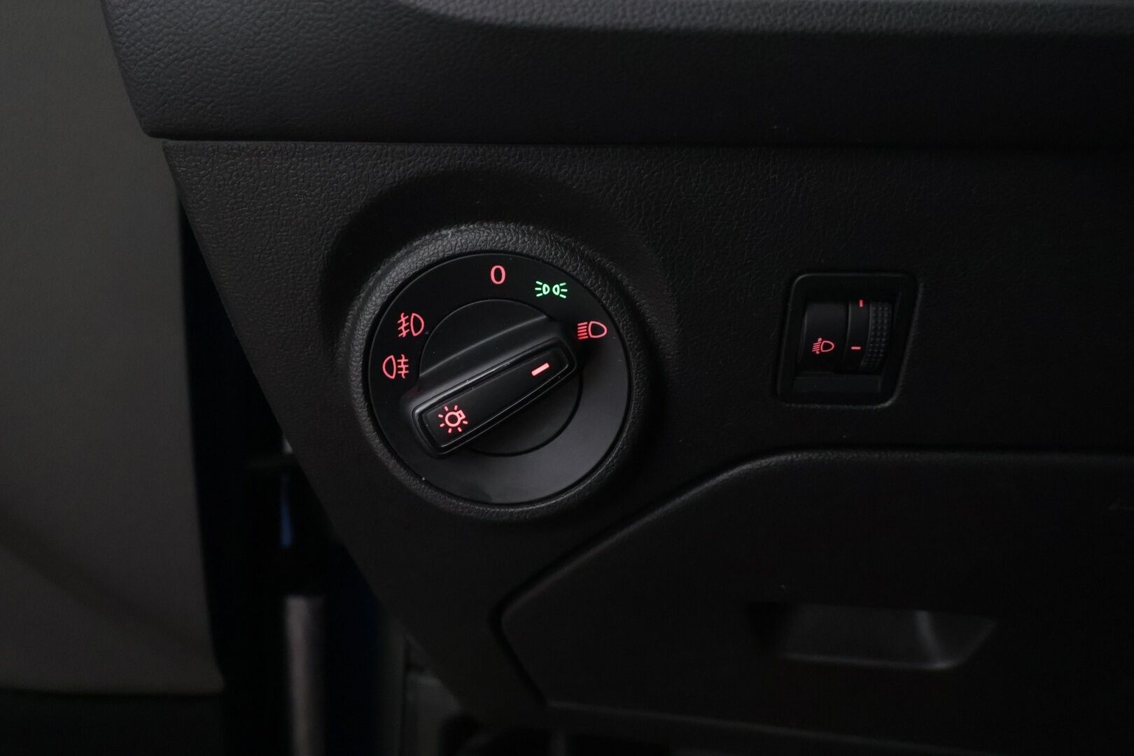 Seat Leon ST 2017 1,0 TSI 115 Ecomotive Reference - *Lohkolämmitin /  vakionopeudensäädin / 2x renkaat*