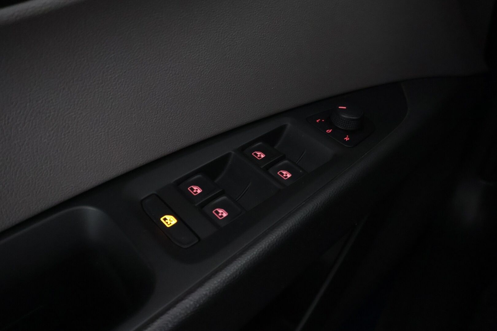 Seat Leon ST 2017 1,0 TSI 115 Ecomotive Reference - *Lohkolämmitin /  vakionopeudensäädin / 2x renkaat*