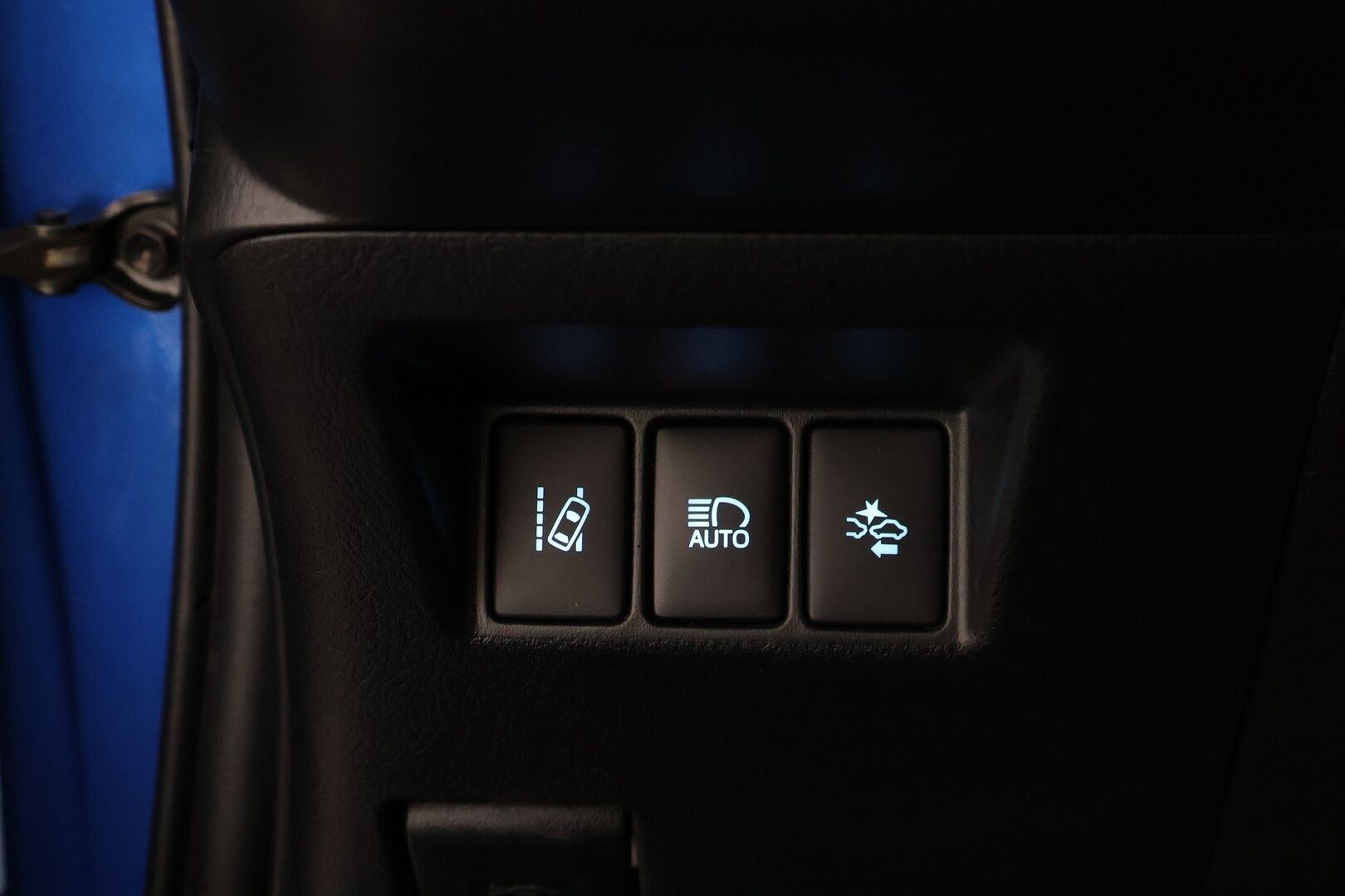 Toyota Yaris 2017 1.5 Hybrid Style Business 5ov * Suomiauto / Peruutuskamera / Lohko / Vakkari / Navi - Juuri saapunut Tampereelle / Lane Assist / 2x Todella hyvät renkaat aluvantein! - HULLUT VÄLIPÄIVÄT KORKOTARJOUS 2,49%