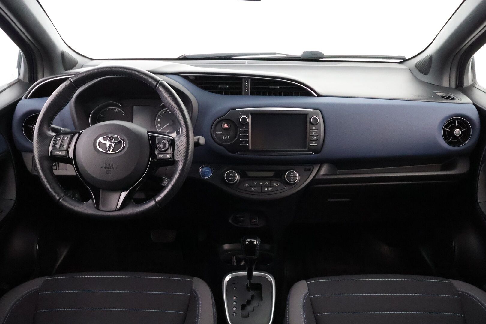 Toyota Yaris 2017 1.5 Hybrid Style Business 5ov * Suomiauto / Peruutuskamera / Lohko / Vakkari / Navi - Juuri saapunut Tampereelle / Lane Assist / 2x Todella hyvät renkaat aluvantein! - HULLUT VÄLIPÄIVÄT KORKOTARJOUS 2,49%