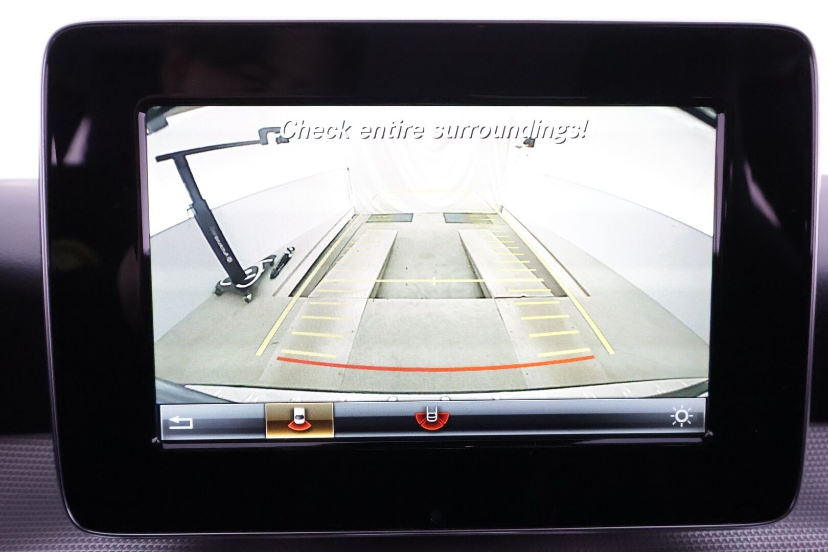 Mercedes-Benz GLA 2017 180 A Premium Business * Suomi-auto / Night paketti / Vakkari / P.kamera / LED / Navi / Lohkolämmitin * - Kahdet renkaat aluvanteilla / Merkkihuollettu - HULLU BLACKWEEK KORKOTARJOUS 2,49%