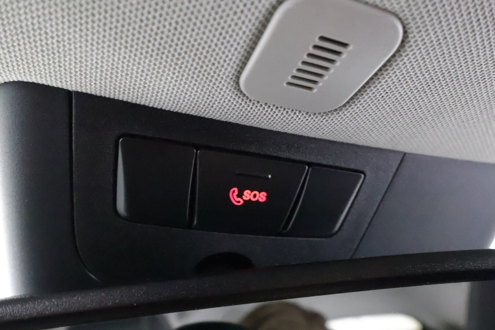 Mercedes-Benz GLA 2017 180 A Premium Business * Suomi-auto / Night paketti / Vakkari / P.kamera / LED / Navi / Lohkolämmitin * - Kahdet renkaat aluvanteilla / Merkkihuollettu - HULLU BLACKWEEK KORKOTARJOUS 2,49%