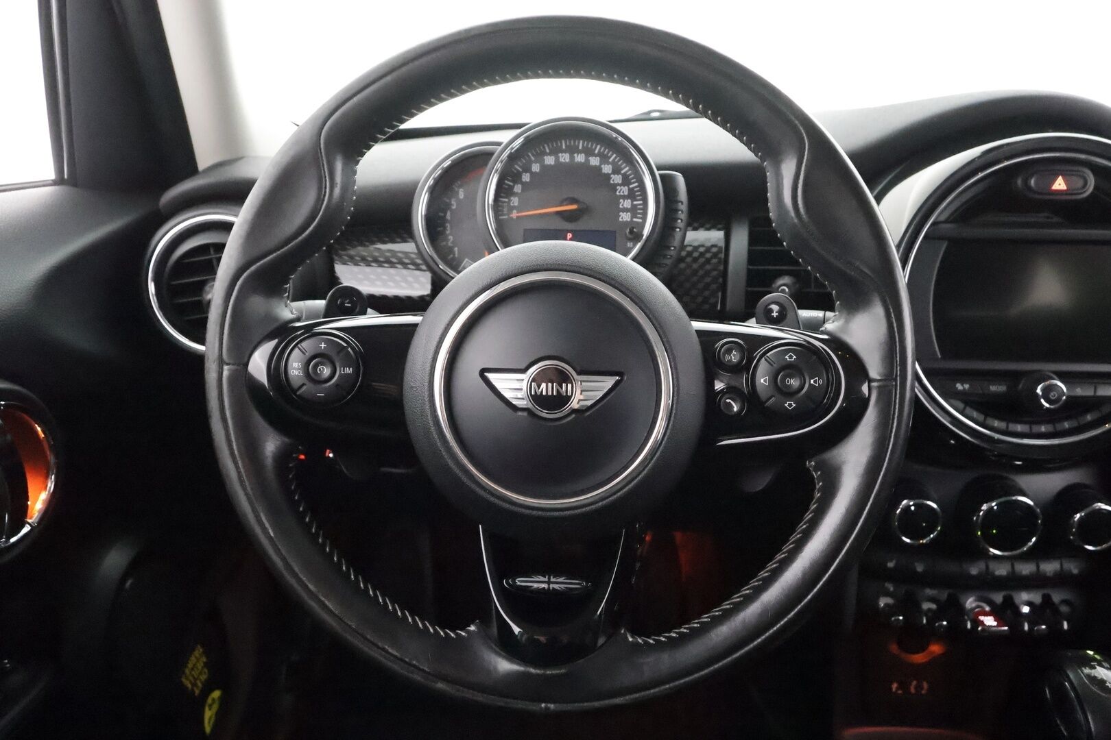 MINI COOPER S 2018 5-ovinen Cooper S A Business Plus - | Vakkari | Lohko | P.tutkat | LED | Sporttipenkit | Comfort Access | Suomi-auto | Kahdet Renkaat | Merkkihuollettu |