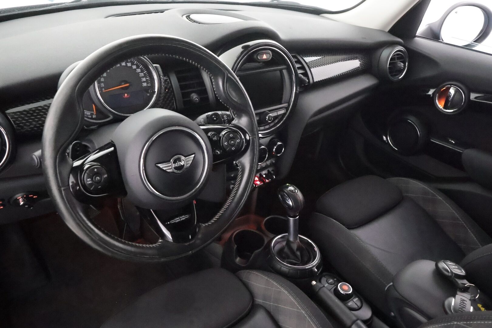 MINI COOPER S 2018 5-ovinen Cooper S A Business Plus - | Vakkari | Lohko | P.tutkat | LED | Sporttipenkit | Comfort Access | Suomi-auto | Kahdet Renkaat | Merkkihuollettu |