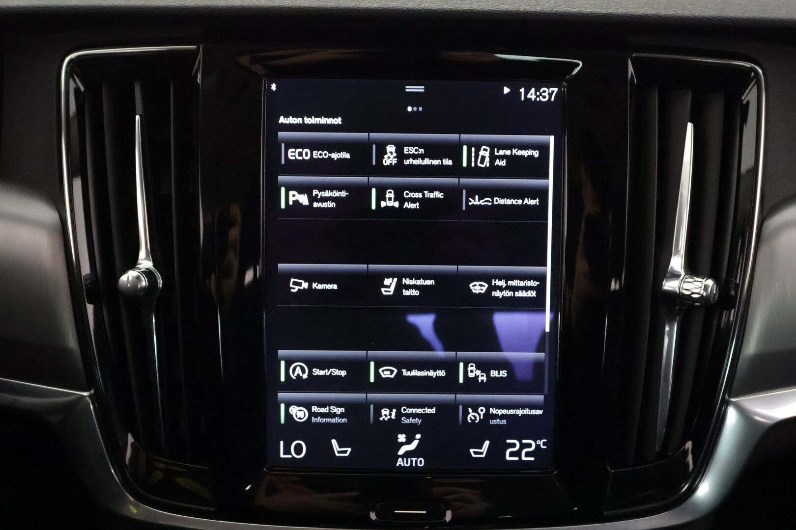 Volvo S90 2017 D3 Momentum aut - | ACC | Pilot Assist | Full-LED | Digimittaristo | Koukku | Webasto | Navi | Keyless | 360° | Lämmitettävä ohjauspyörä | Kahdet renkaat | 1.om Suomi-auto | Merkkihuollot |