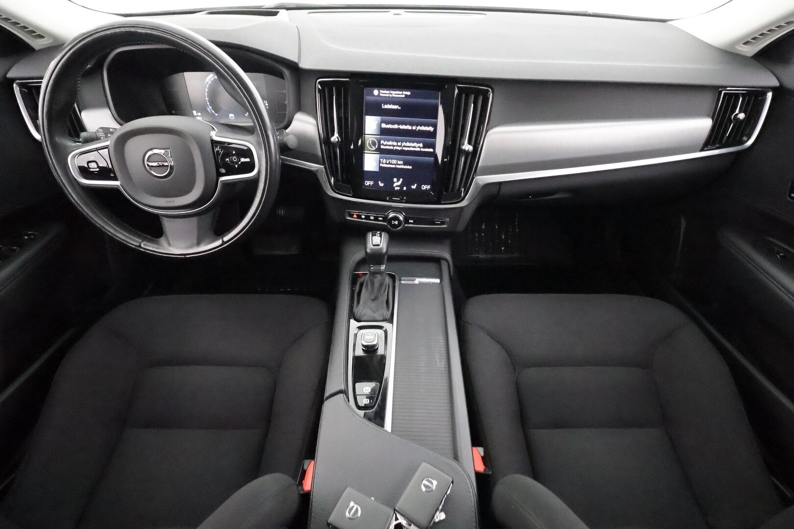 Volvo S90 2017 D3 Momentum aut - | ACC | Pilot Assist | Full-LED | Digimittaristo | Koukku | Webasto | Navi | Keyless | 360° | Lämmitettävä ohjauspyörä | Kahdet renkaat | 1.om Suomi-auto | Merkkihuollot |