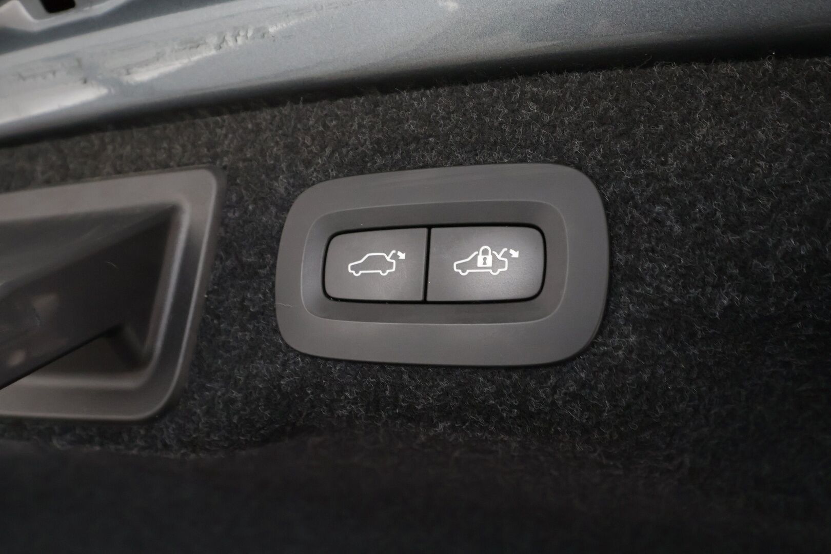 Volvo S90 2017 D3 Momentum aut - | ACC | Pilot Assist | Full-LED | Digimittaristo | Koukku | Webasto | Navi | Keyless | 360° | Lämmitettävä ohjauspyörä | Kahdet renkaat | 1.om Suomi-auto | Merkkihuollot |