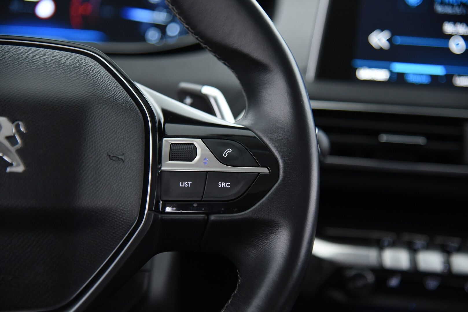 Peugeot 3008 2017 Allure PureTech 130 Automaatti / Suomi.Auto / Vakkari / LED-valot / Peruutustutkat / App-Connect / - Erinomaiset lisävarusteet / Jakohihna tehty / Auto kuntotarkastettu!